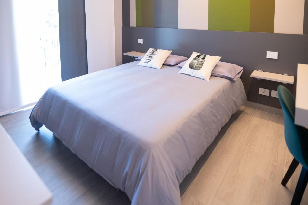 Grey House Guest House Luxury Latina Luaran gambar