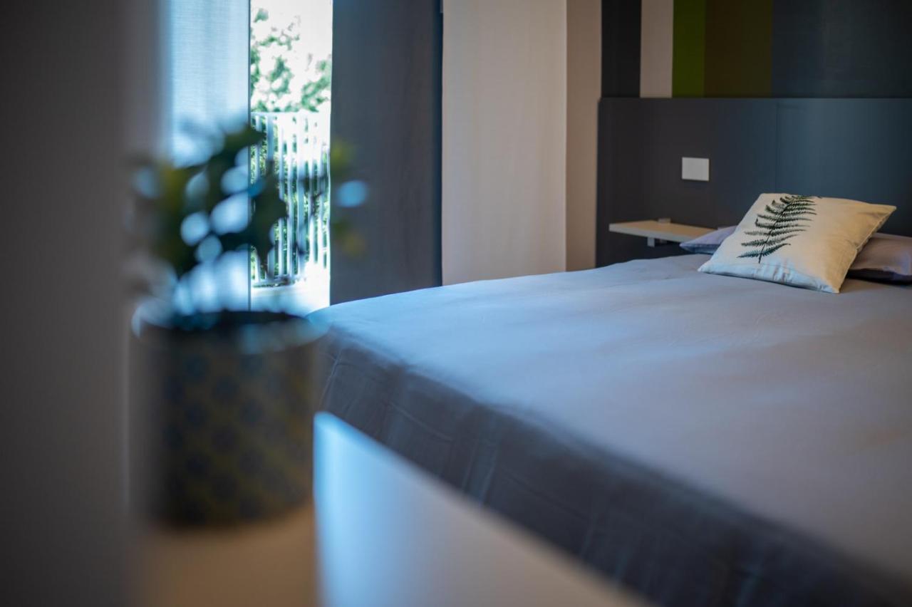 Grey House Guest House Luxury Latina Luaran gambar