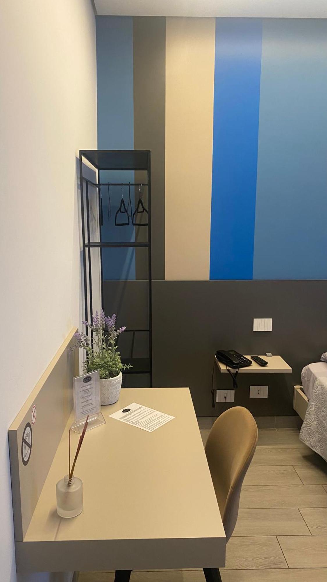 Grey House Guest House Luxury Latina Luaran gambar