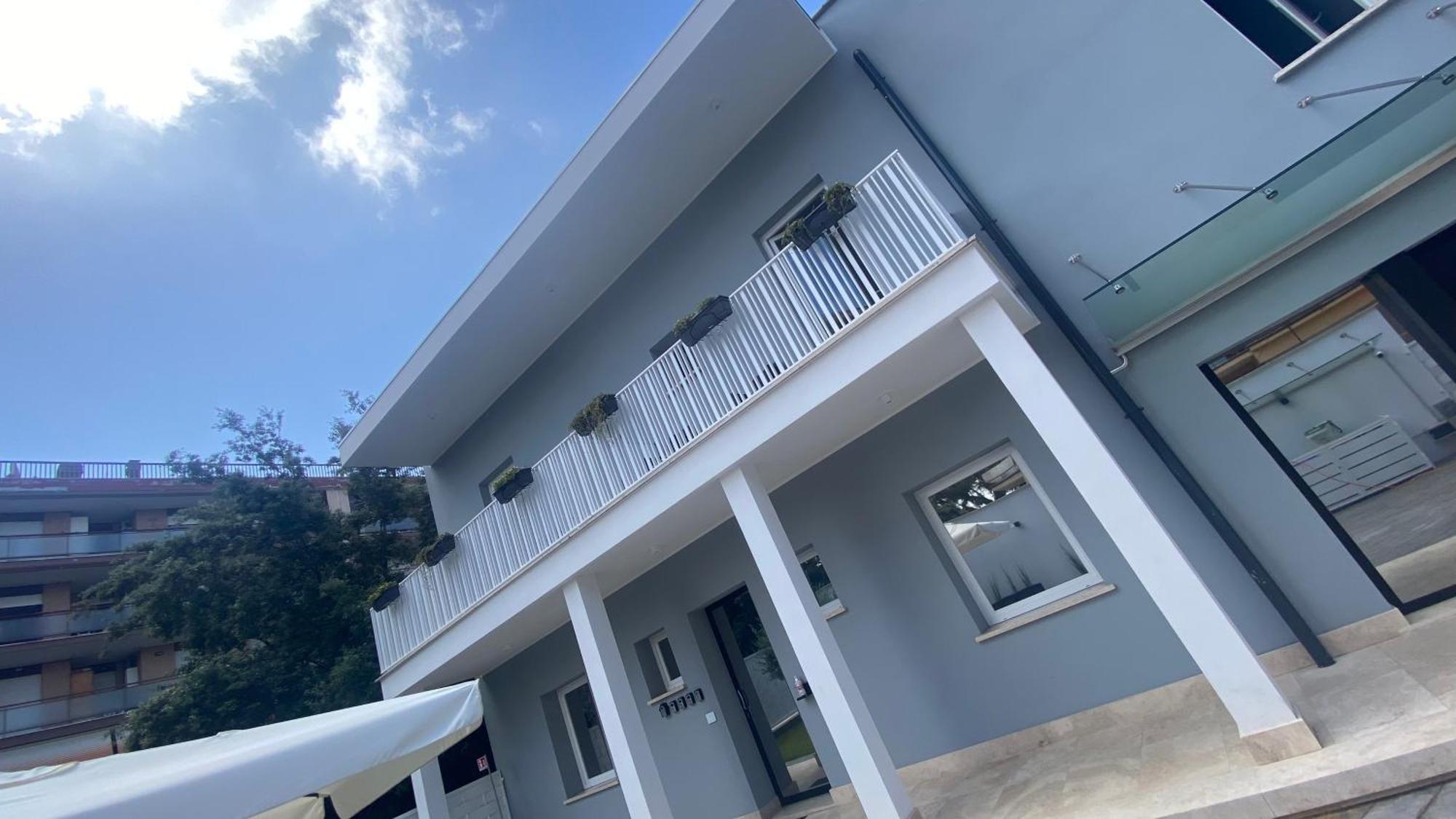 Grey House Guest House Luxury Latina Luaran gambar